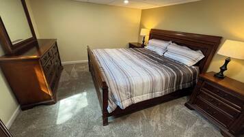 4 habitaciones, tabla de planchar con plancha, wifi y ropa de cama