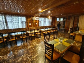 House | Tempat makan