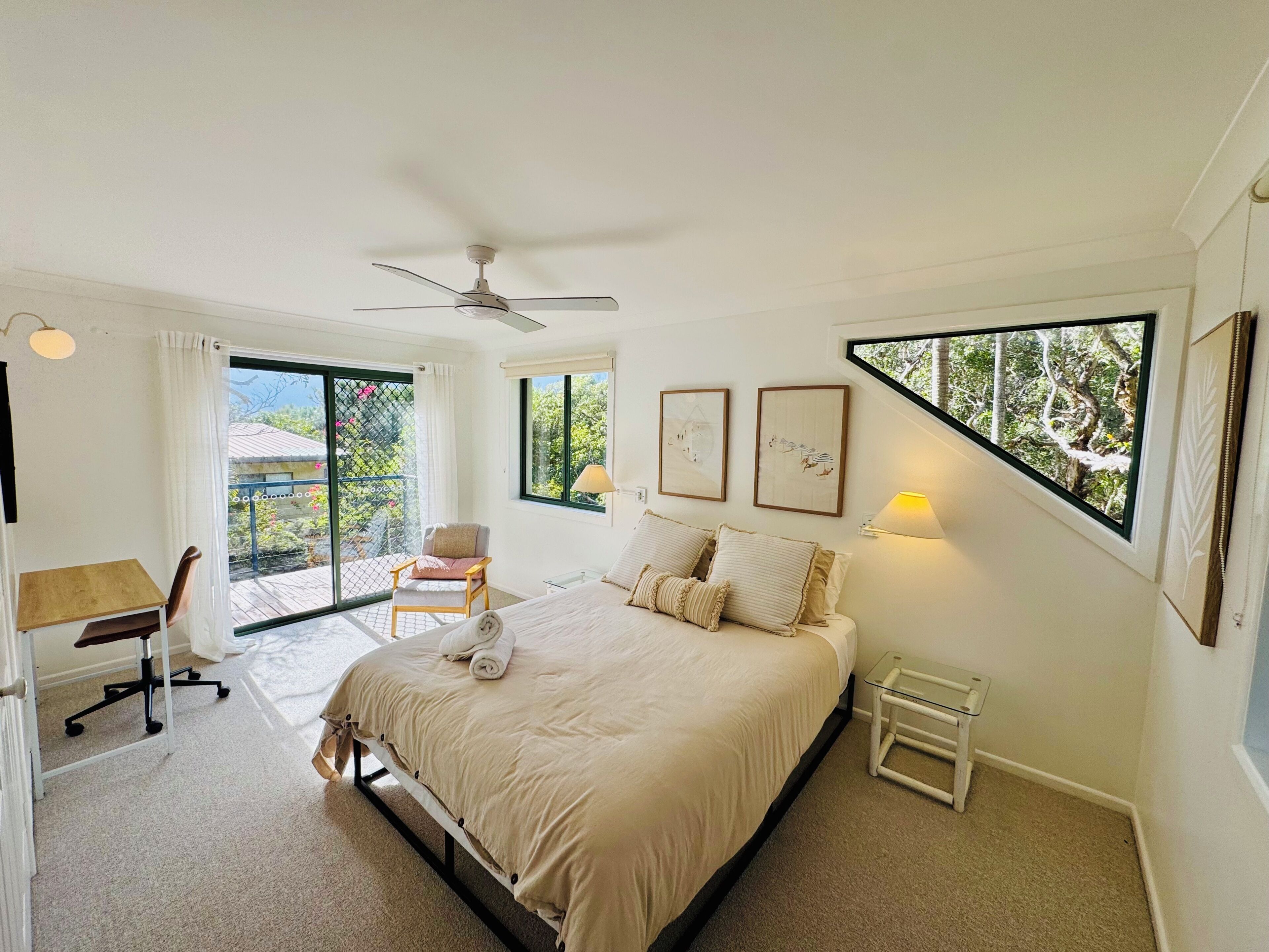 2 bedrooms, desk, iron/ironing board, WiFi (free)