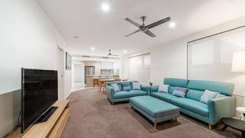 Apartment, 3 Bedrooms, Ocean View | Living area | Smart TV