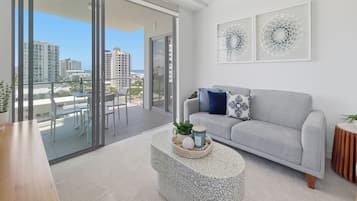 Appartement, balkon, uitzicht op oceaan | Woonruimte | Een smart-tv
