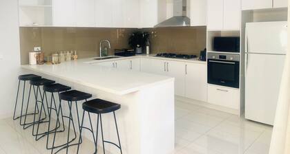 Yarraville 3bed 2bath with double garage