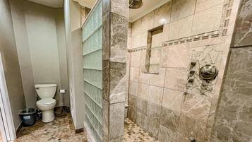 Shower, towels