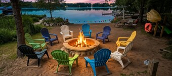 Enjoy 3 full-size units! Long Lake North – Luxury Lakeside Complex