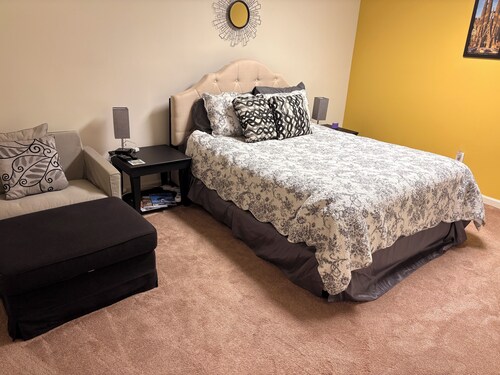 Welcoming 2-bedroom basement apartment with AC in vibrant Atlanta