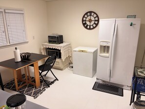 Interior - Welcoming 2-bedroom basement apartment with AC in vibrant Atlanta (Atlanta)