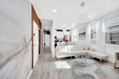Cozy 4BR Home • Free Street Parking • Quick NYC Access • Perfect for Families