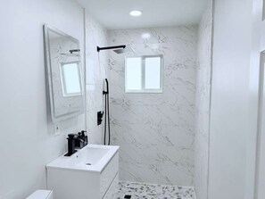 Soap, toilet paper - LUJO STUDIO Perfect 1-bedroom apartment with AC in charming Pembroke Pines (Pembroke Pines)