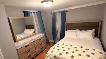 2 chambres, fer et planche à repasser, Wi-Fi, literie fournie