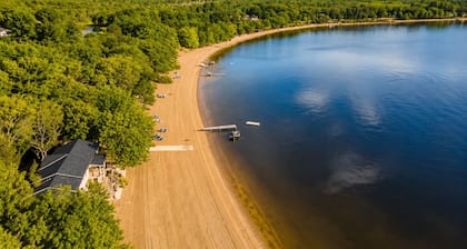 45 mins from Fredericton/on the beach/sunrises/boat launch/golf/pickleball