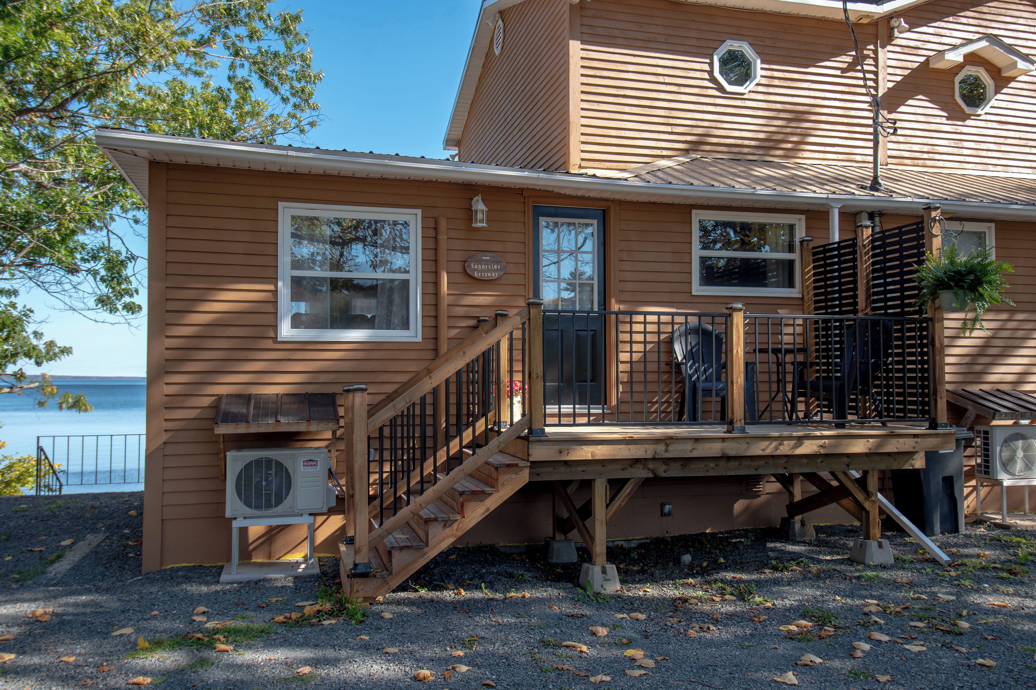 Welcome to the Getaway. Your own entrance and deck with Grand Lake steps away.