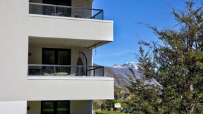 Exterior detail - Apt 7a- 3BR Alpine Outlook @ Coronet Peak (Queenstown)