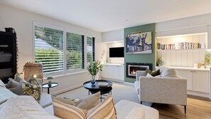 Living area - Apt 7a- 3BR Alpine Outlook @ Coronet Peak (Queenstown)
