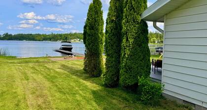 Waterfront Crooked Lake Home - Family Friendly 3-Bedroom in Petoskey