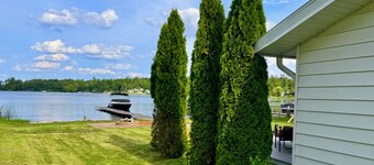 Waterfront Crooked Lake Home - Family Friendly 3-Bedroom in Petoskey