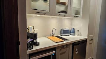 Fridge, microwave, coffee/tea maker, electric kettle