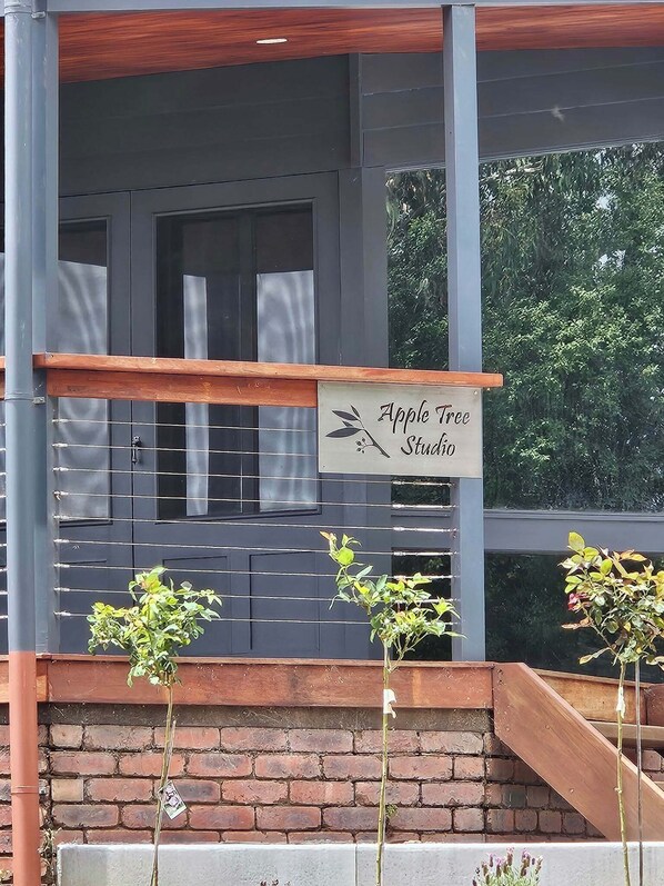 Exterior detail - Apple Tree Studio - country luxury self-contained studio (Kilmore)