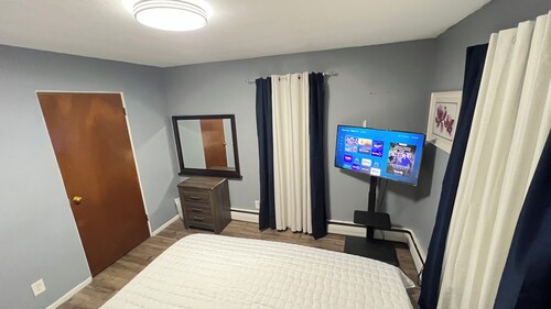 2-bedroom apartment in Marvelous North Fargo with AC
