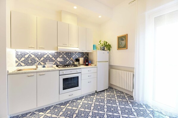 Private kitchen - Casa Nizza, Apartment in Town Centre (Sorrento)