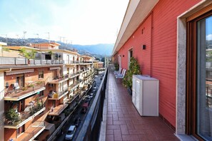 Property grounds - Casa Nizza, Apartment in Town Centre (Sorrento)
