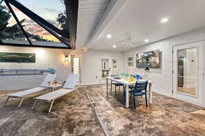 Outdoor dining - NEW! Brisas Del Mar | Private Pool with Spa, Guest House, Near Siesta Key Beach (Siesta Key)