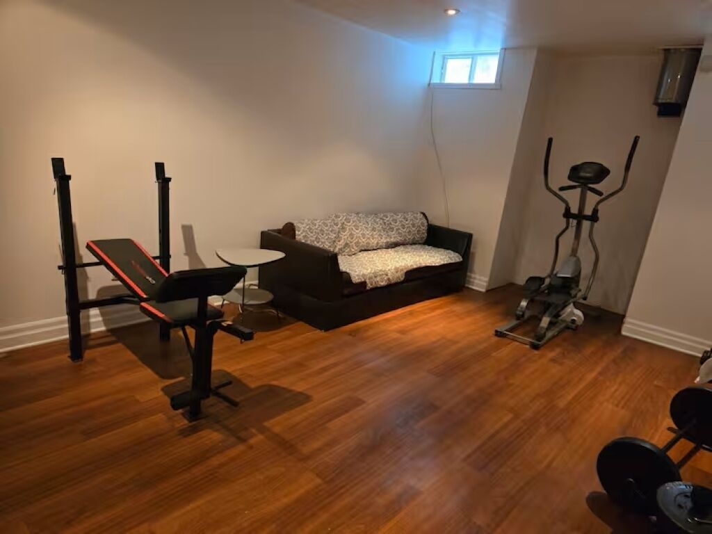 6bedr With 7 Beds Single House 3 Private Parking - Longueuil