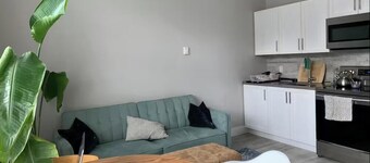 Sooke Broomhill Abode