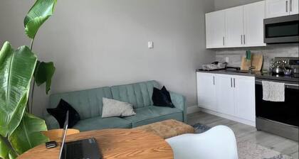 Sooke Broomhill Abode