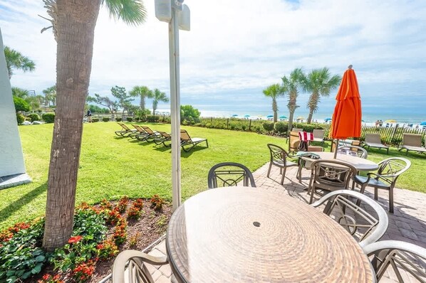 Outdoor dining - Relaxing Place to Stay, 1 BR unit near the Beach (North Myrtle Beach)