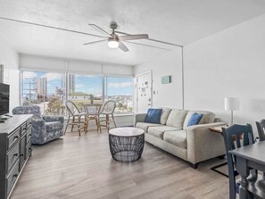 TV, offices - Relaxing Place to Stay, 1 BR unit near the Beach (North Myrtle Beach)