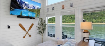 Wake House - One of a Kind Floating Home on Lake Cumberland - Boat Slip - Boat Ramp Access - Sleeps 20