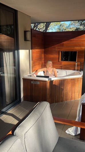 Deluxe Chalet, Valley View | Outdoor spa tub - Amaroo Retreat & Spa (Mount Helena)