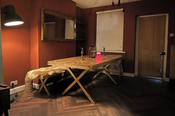 Dining - House - Central Stamford - Sleeps 4 - Parking (Stamford)