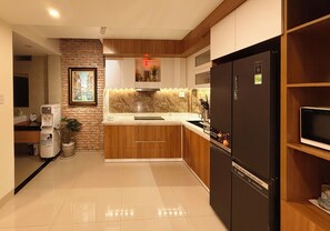 Private kitchen - The Warm Corner, Private 3BR Home in Da Nang (Đà Nẵng)