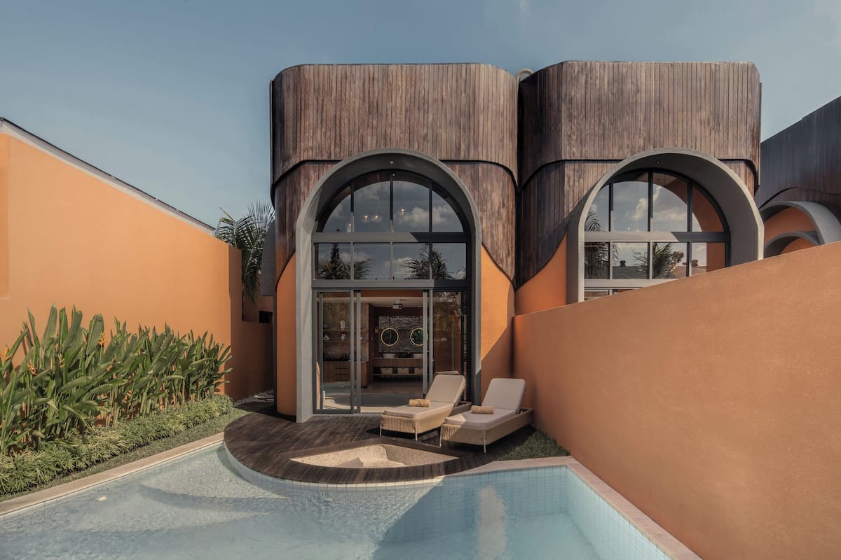 Grand One Bedroom Villa with Private Pool | Hypo-allergenic bedding available, minibar, in-room safe, desk