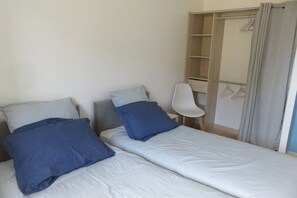 Room - Maison de campagne avec piscine privée • 8 pers (Normier)