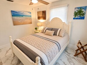 2 bedrooms, iron/ironing board, WiFi, bed sheets - Beautiful remodeled House in Nice area 5 min from downtown. (Fort Myers)