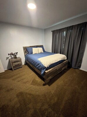 2 bedrooms, free WiFi, bed sheets - Cozy 2-bedroom apartment in charming West Plains with AC (West Plains)
