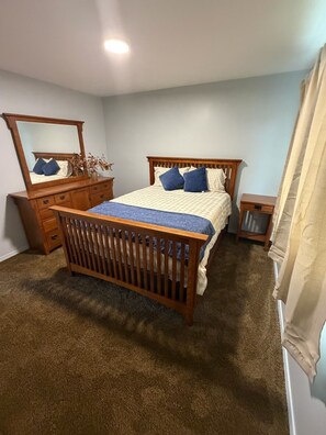 2 bedrooms, free WiFi, bed sheets - Cozy 2-bedroom apartment in charming West Plains with AC (West Plains)