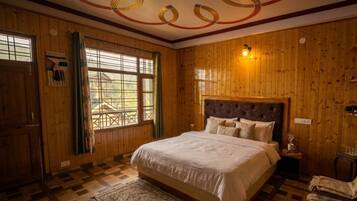 In-room safe, iron/ironing board, free WiFi, bed sheets