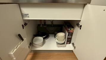 Apartment | Private kitchen | Full-sized fridge, microwave, oven, stovetop