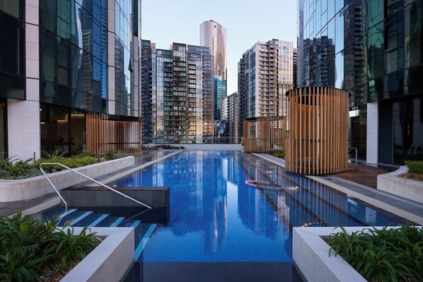 Pool - Southbank 2BR with City Views, Pool, Spa & Sauna near Crown (Southbank)