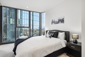 Room - Southbank 2BR with City Views, Pool, Spa & Sauna near Crown (Southbank)