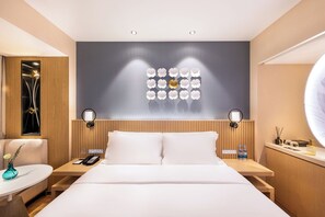 Camera singola, 1 letto king, vista città | Wi-Fi gratuito
