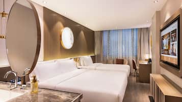 Comfort Triple Room | Desk, laptop workspace, free WiFi, bed sheets