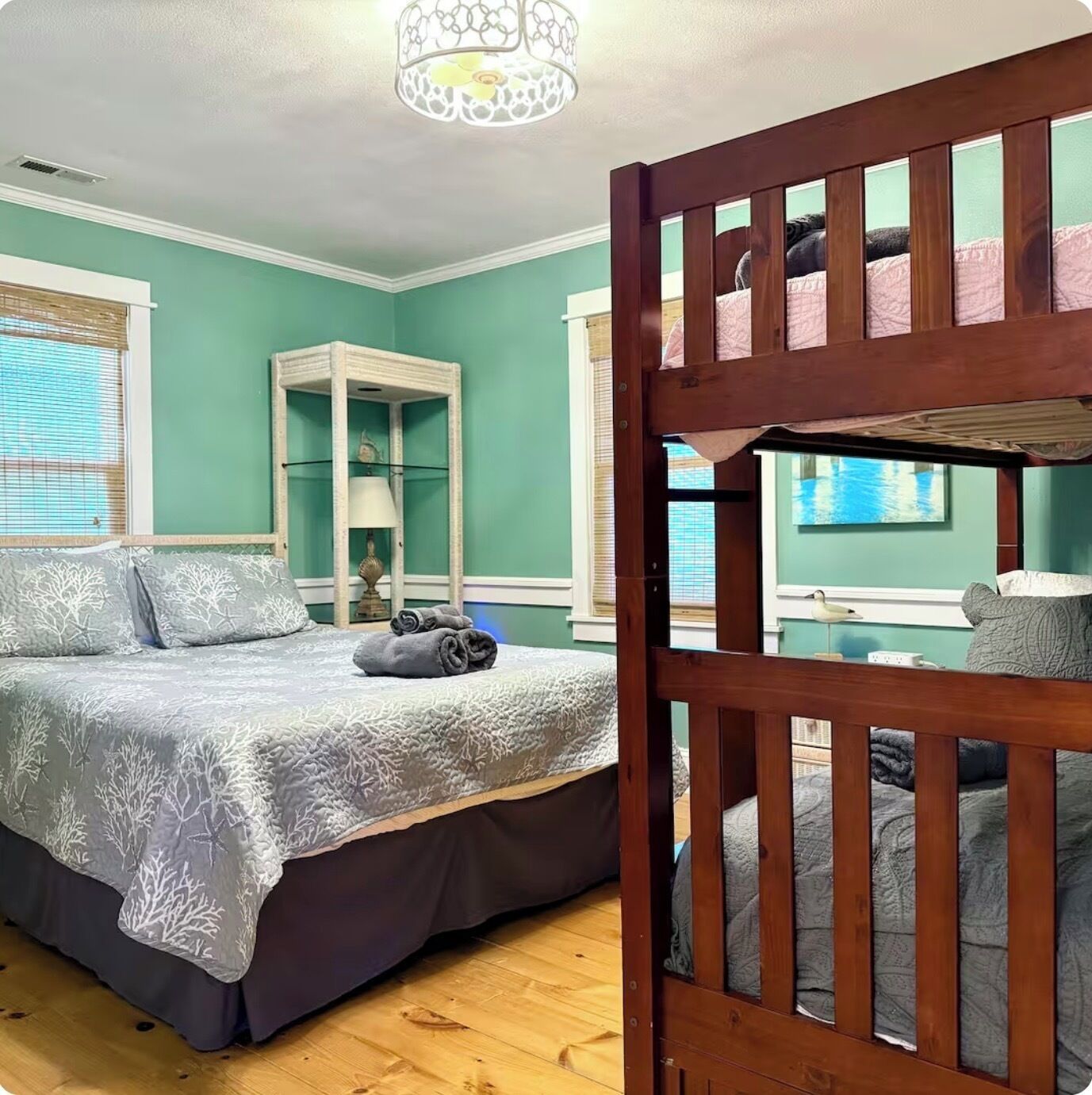 3-bedroom Cheerful Cottage In Pleasant Carolina Beach! - Carolina Beach, NC