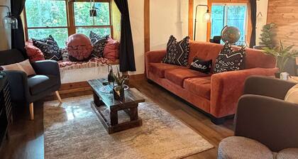 The Schoolhouse Cabin - 2BR, 1.5BA with Hot Tub and Game Room