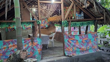 Kamar Double Keluarga, balkon, pemandangan kebun | Teras/patio
