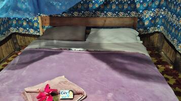 Chambre Double, balcon, vue jardin