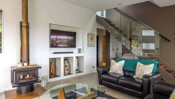 TV, fireplace, stereo, offices